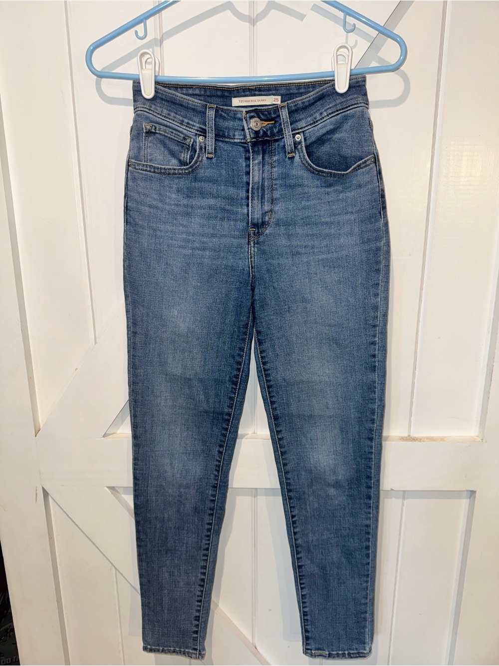 Levi’s 721 High Rise Skinny Jeans Women’s Size 25 Medium Wash Stretch